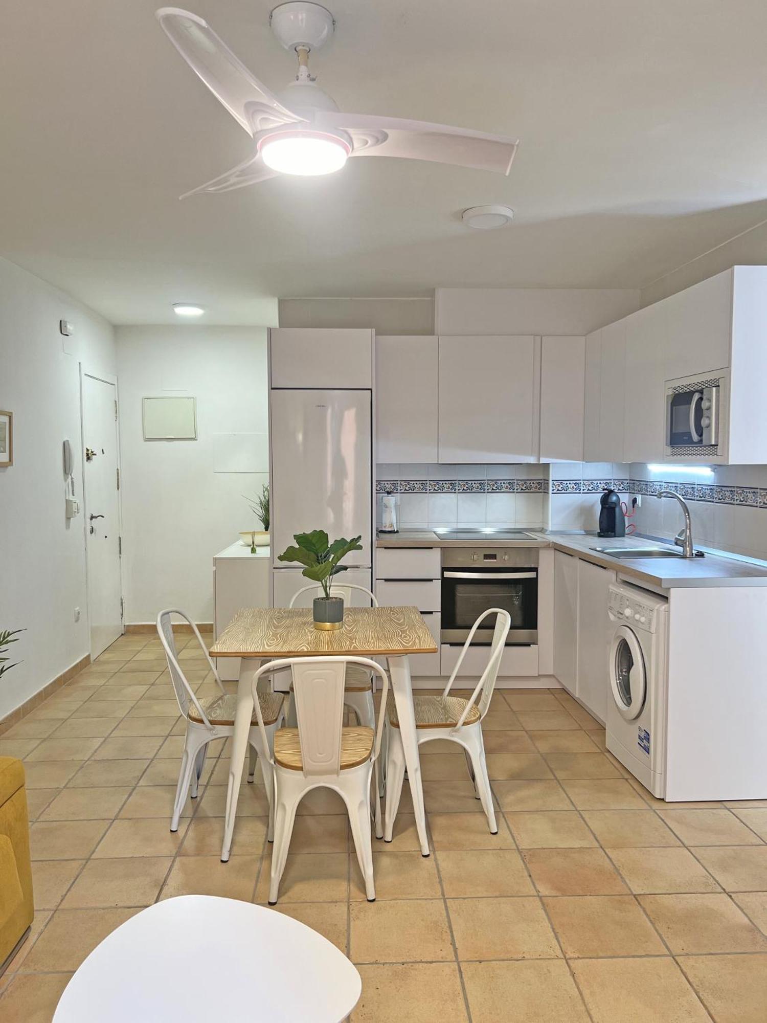 Puro Centro. 500M Del Mar. A/C Apartment Аликанте Екстериор снимка